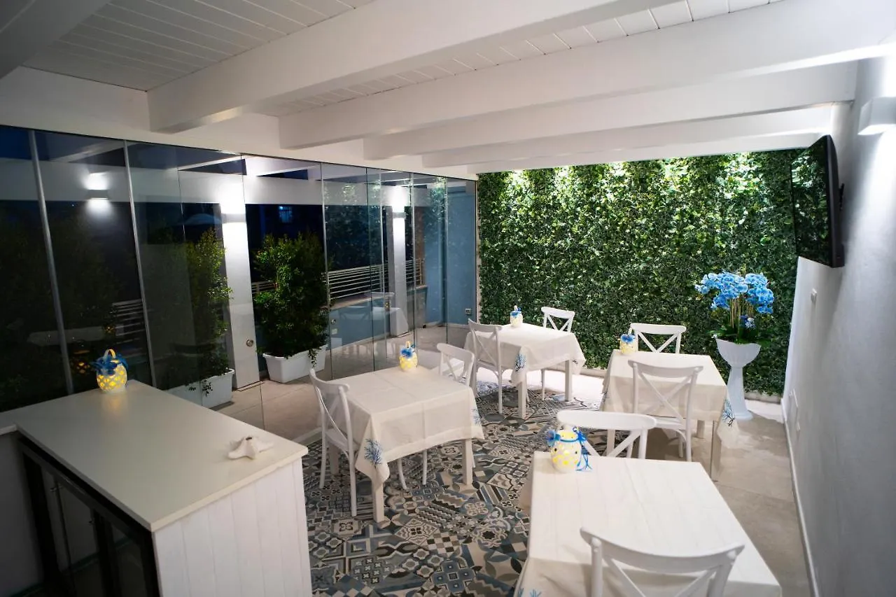 L' Angolo Dei Poeti - Bed And Breakfast Bari Couette-café
