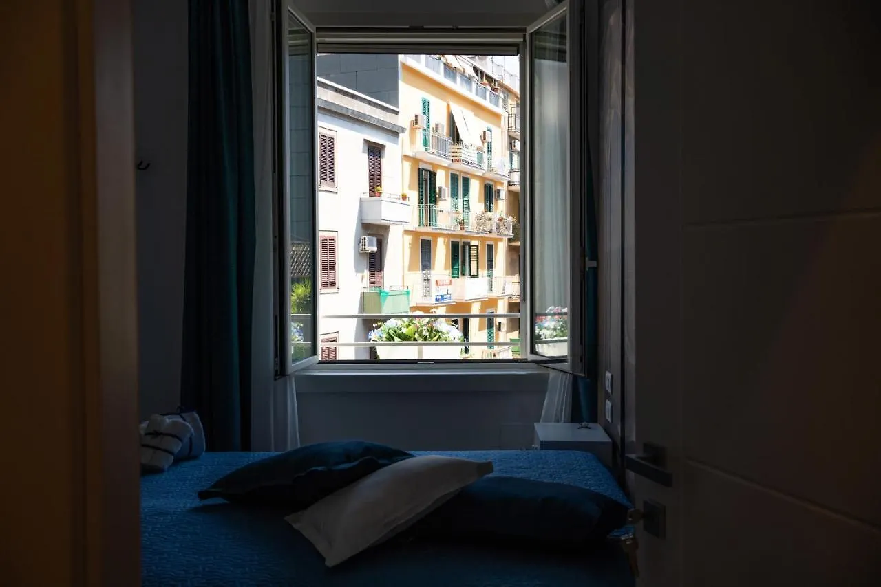 L' Angolo Dei Poeti - Bed And Breakfast Bari Couette-café